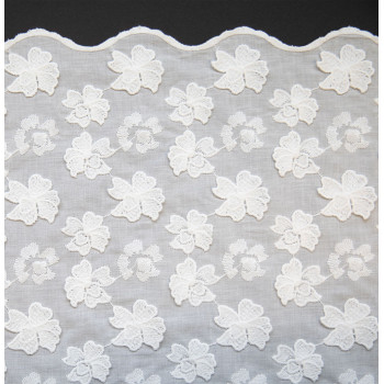 Applikationsspitze Blossom offwhite