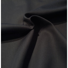 Satin schwarz